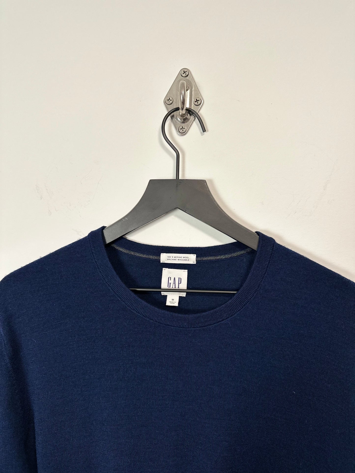 MERINO WOOL LIGHTWEIGHT CREWNECK SWEATER