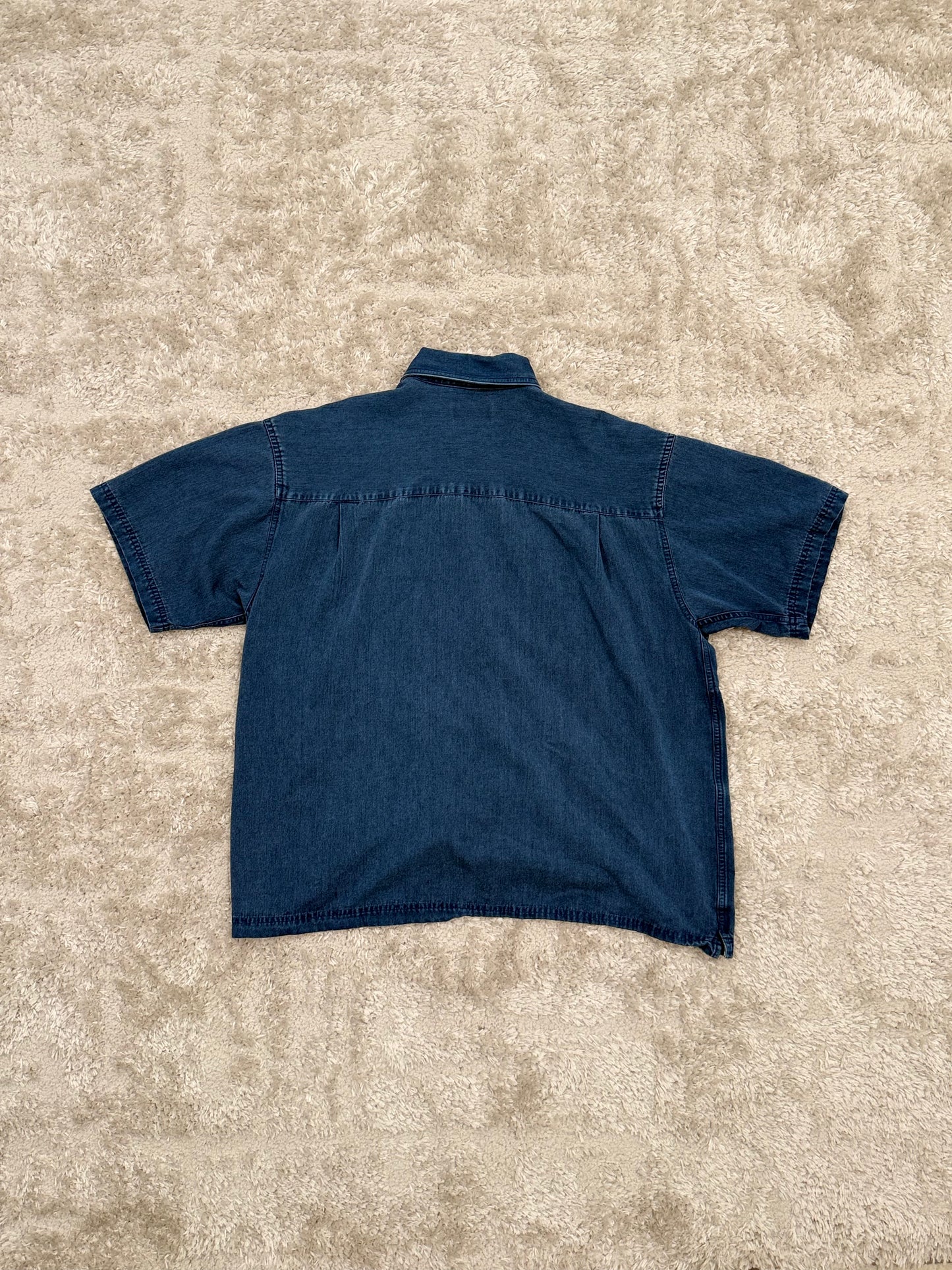 ST. JOHN'S BAY SHORT SLEEVE CHAMBRAY SHIRT