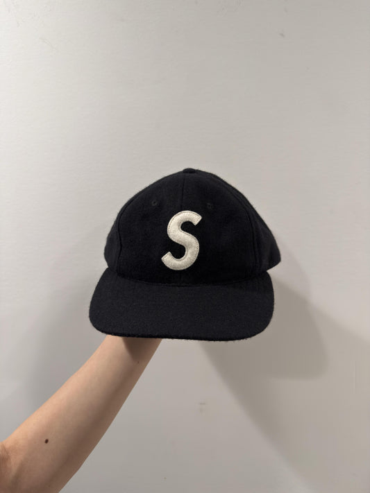 SUPREME S LOGO CAP