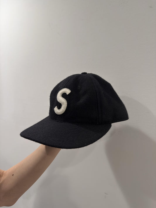 SUPREME S LOGO CAP