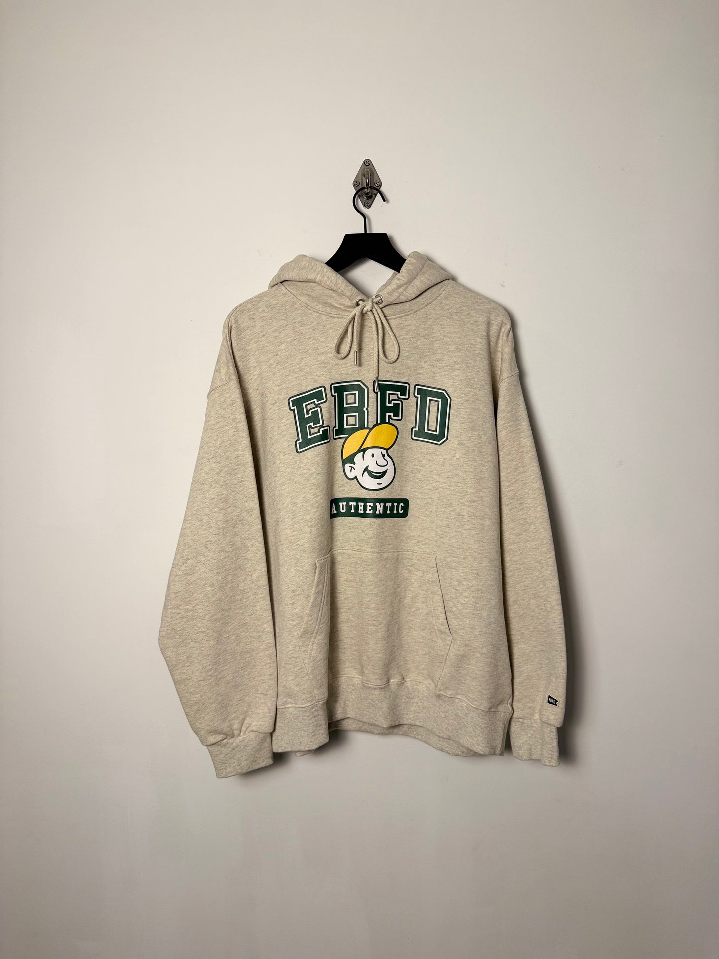 CHARACTER GRAPHIC HOODIE