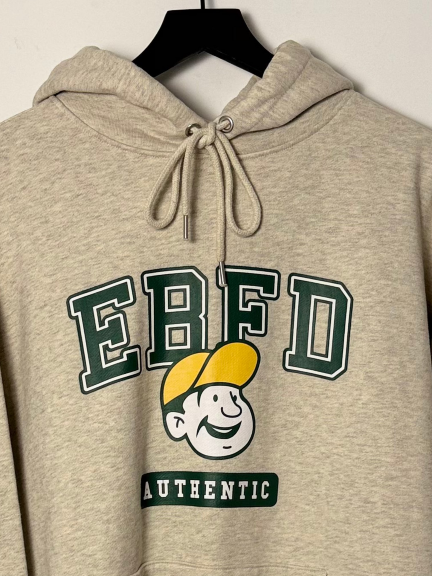 CHARACTER GRAPHIC HOODIE