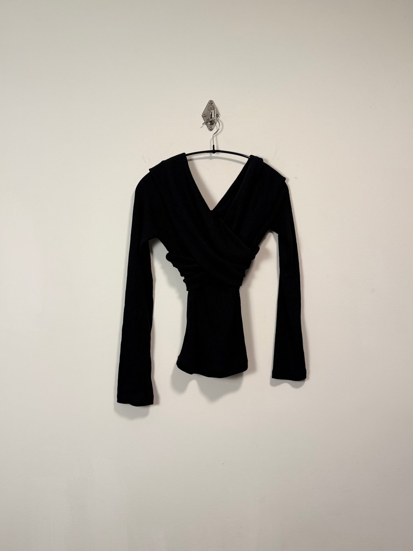 LONG SLEEVE TWIST TOP