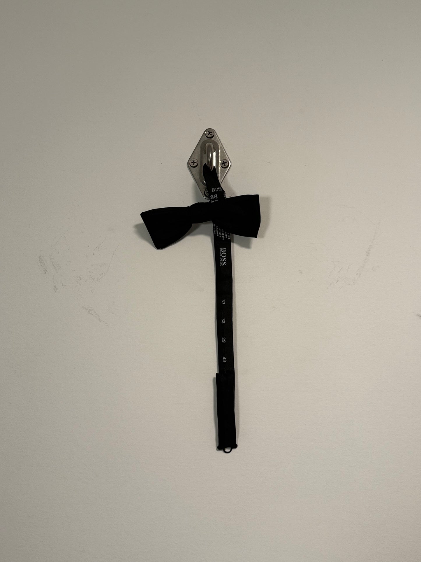 TOM FORD SATIN SILK BOW TIE