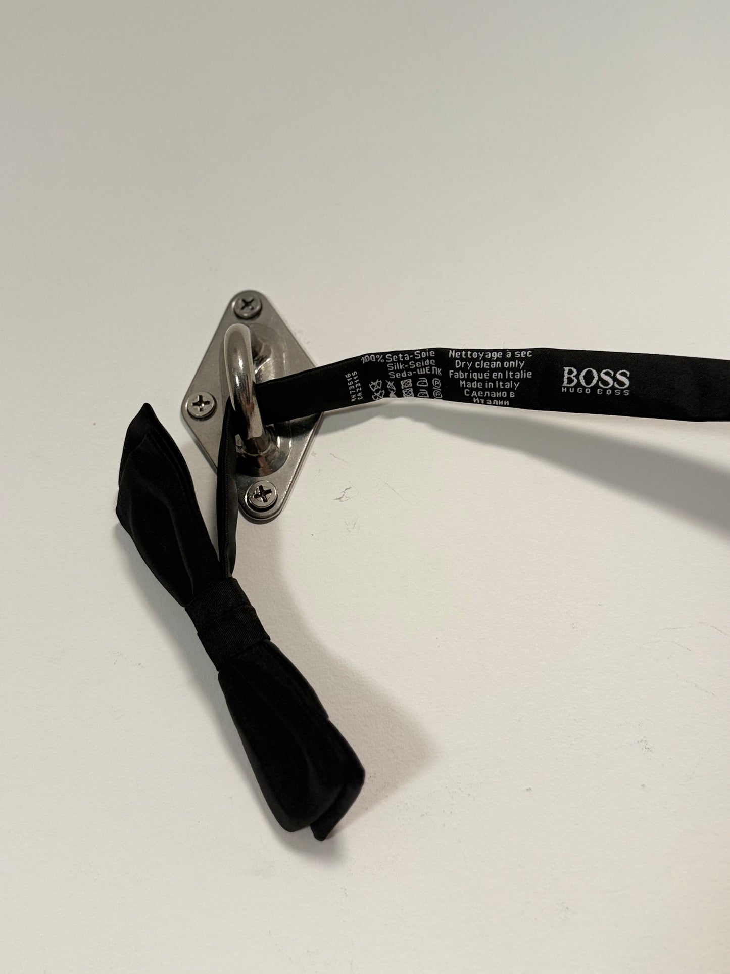 TOM FORD SATIN SILK BOW TIE